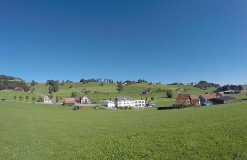 Schwellbrunn Hotel | Hotel Garni Traube B&B