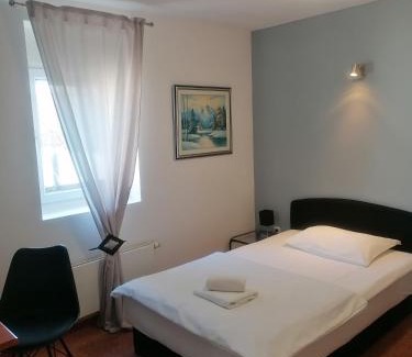 Velika Gorica Hotel | Hotel Garny Pleso