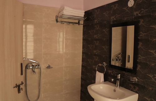 Tonk Road Hotel | Hotel Gitanjali