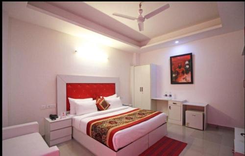 Gurugram House | Hotel Good Palace