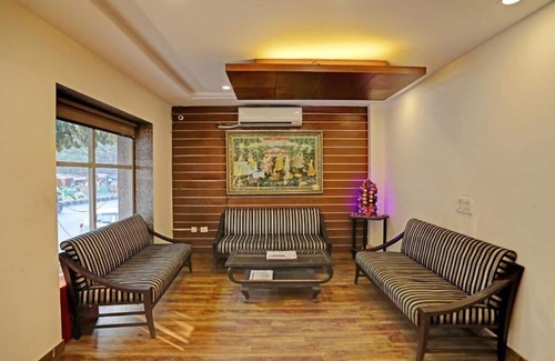 Ghaziabad Hotel | Hotel Grand Tushar