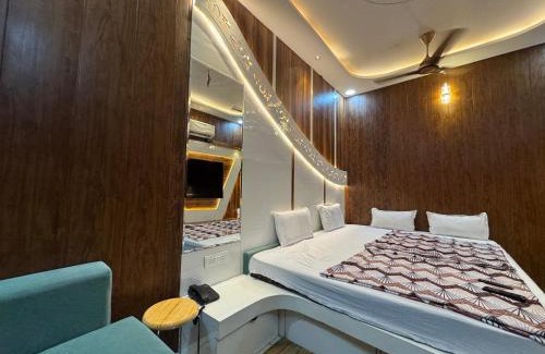 Mathura House | Hotel Guruvayur Dham
