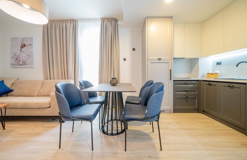 Becici Villa | Hotel Invictus