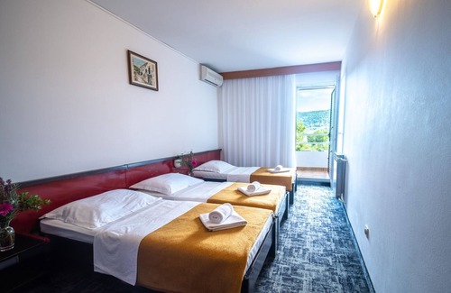 Cove Rogacic House | Hotel Issa - Triple Room Sea View 20