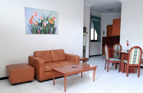 Sidoarjo House | Hotel Istana Permata Juanda