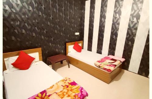 Sarnath House | Hotel Kashi Nest Near Dakshin Mukhi Hanuman ji Temple - Fully Air Conditioning Hotel
