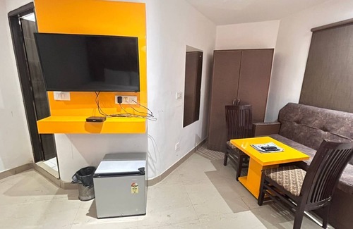 Mahipalpur Extension Hotel | Hotel Kelvish by Foxi Group