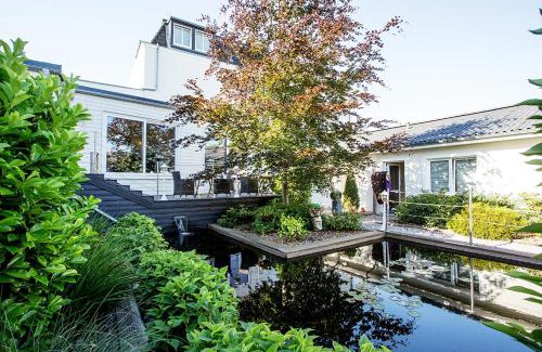 Brunsbuttel Hotel | Hotel Kleiner Yachthafen