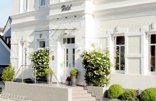 Brunsbuttel Hotel | Hotel Kleiner Yachthafen