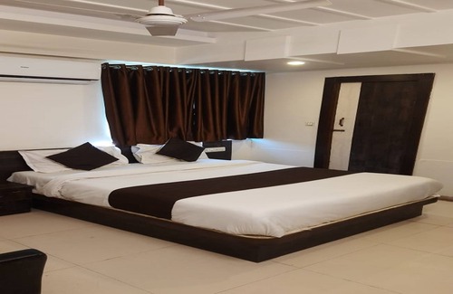 Ahmedabad Hotel | Hotel Kumkum