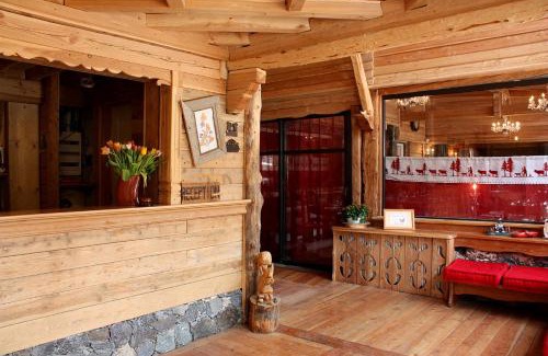 Saint-Etienne-de-Tinee Hotel | Hotel l'Ecureuil