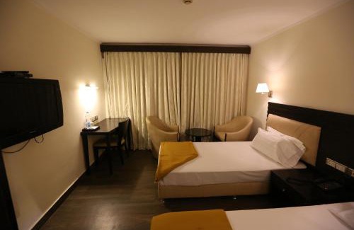 Arumbakkam Hotel | Hotel La Castle