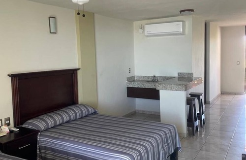 Mazatlan Hotel | Hotel Las Jacarandas