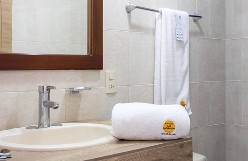Mazatlan Hotel | Hotel Las Jacarandas