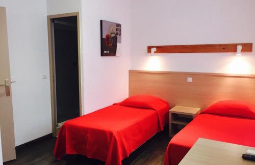 Le Lavandou Hotel | Hotel Le Terminus