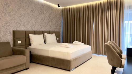 Shengjin Hotel | Hotel LEON - Beach Front