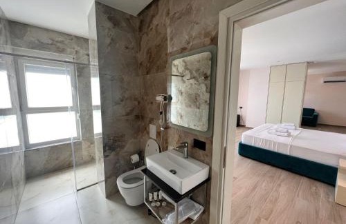 Shengjin Hotel | Hotel LEON - Beach Front