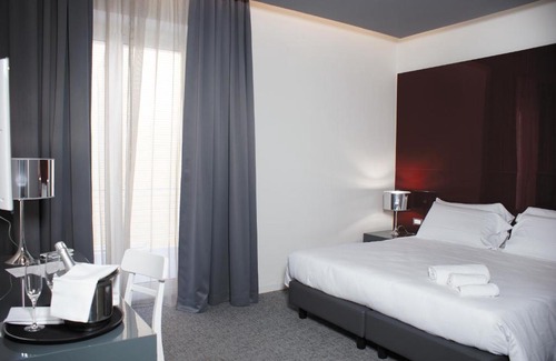 Pomigliano D'arco Hotel | Hotel Leopardi