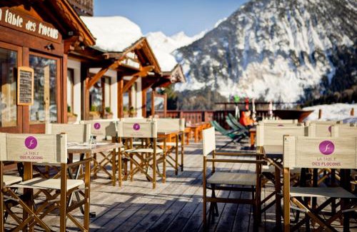 Courchevel Hotel | Hotel les Flocons