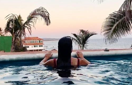 Cuatunalco Bed & Breakfast | Hotel Luz de Mar ' right on the beach