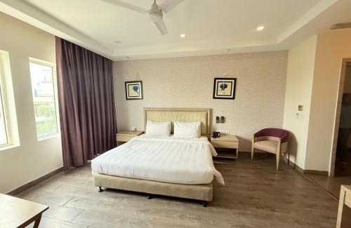 Mathura Hotel | Hotel Madhvam Residency