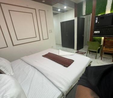 Malviya Nagar House | Hotel Malviya Nagar