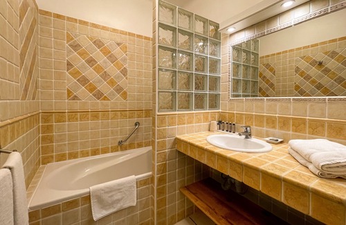 La Colle-sur-Loup Hotel | Hotel Marc Hely