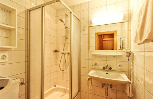 Nauders Hotel | Hotel Margarete Maultasch - INCL. LIFT PASS Double room, shower/wc (25 - 30 m²), HB PLUS