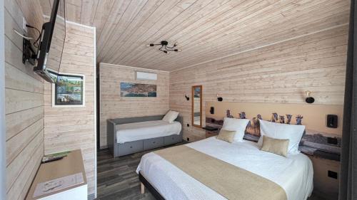 Saintes-Maries-de-la-Mer Hotel | Hotel Mas des Lys