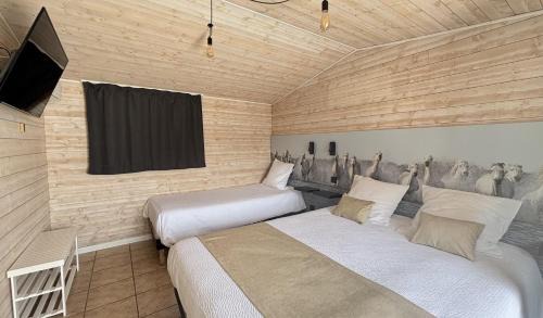 Saintes-Maries-de-la-Mer Hotel | Hotel Mas des Lys