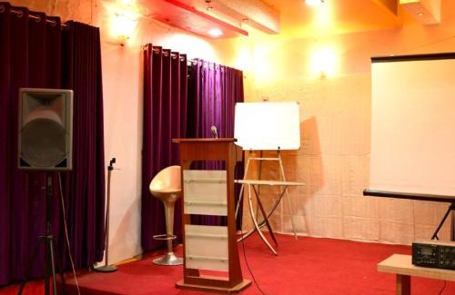 Chakan Hotel | Hotel Matrix Inn Chakan