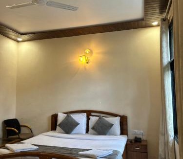 Bhimtal Hotel | Hotel Maya Regency