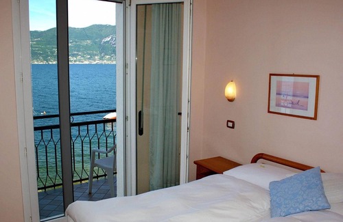 Torri del Benaco Hotel | Hotel Menapace
