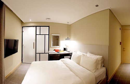 Sinchon-dong Hotel | Hotel Millhaus Shinchon