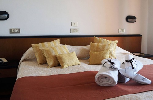 Chianciano Terme Hotel | Hotel Montecarlo