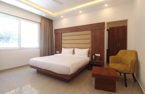 The Mall Road Hotel | Hotel Mussoorie Heights