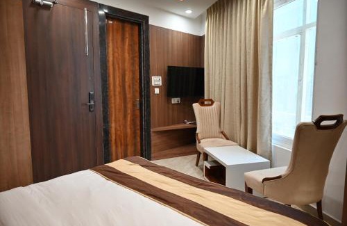 Gomti Nagar Hotel | Hotel Navraj Palace