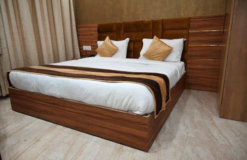 Gomti Nagar Hotel | Hotel Navraj Palace