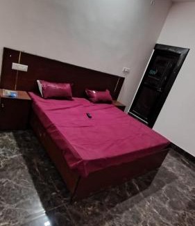 Kiccha Hotel | hotel Neelgiri