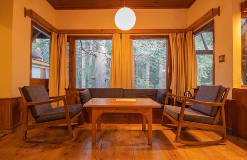 Old Manali Resort | Hotel Negis Mayflower