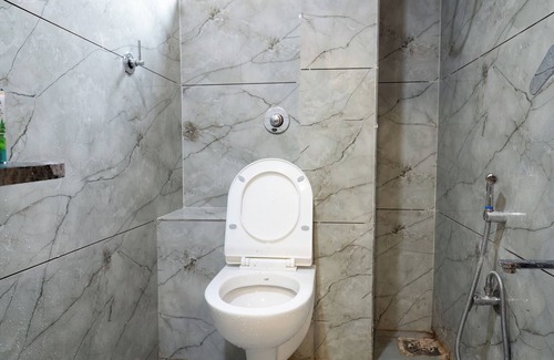 Naranpura Hotel | Hotel Nest Sky