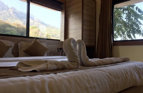 Abu Road Hotel | Hotel New Golden Veena