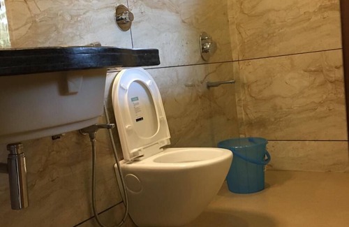 Abu Road Hotel | Hotel New Golden Veena