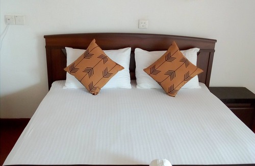 Hikkaduwa Hotel | Hotel New Seaside Inn