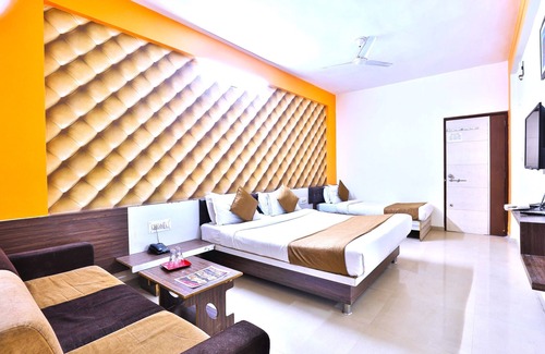Ahmedabad Hotel | Hotel Nilkanth