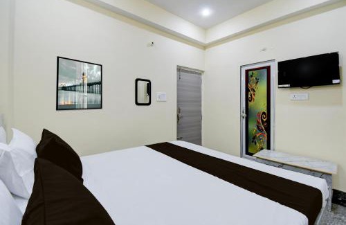 Danapur Hotel | Hotel O A.V.S