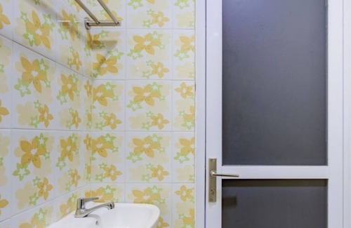 Gambir Hotel | Hotel O Gambir Near Juanda Station Formerly Bunga Dahlia