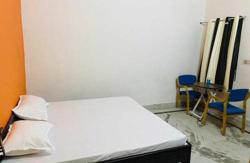 Ghaziabad Hotel | Hotel O Home Aradhya Residency
