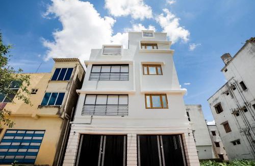 Bhubaneshwar House | Hotel O Khan Basera