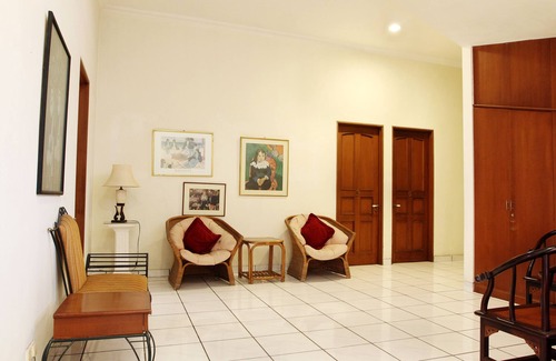 Lebak Bulus Hotel | Hotel O Puri Lotus
